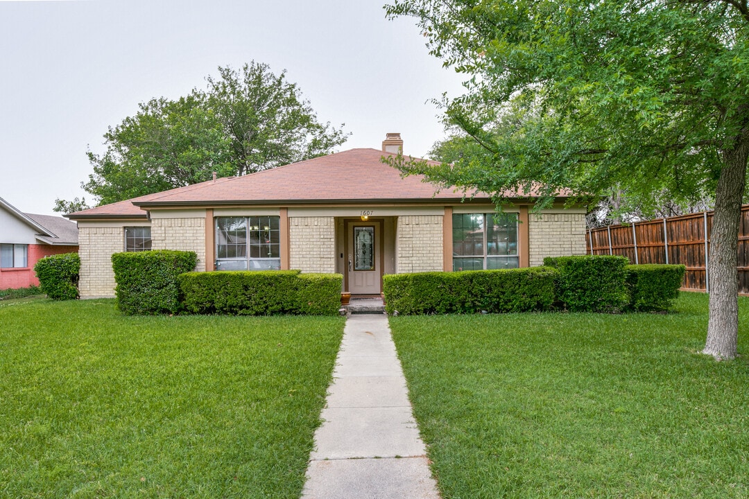 1607 Heather Glen Ct in Richardson, TX - Building Photo