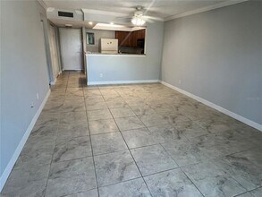 2740 Coconut Bay Ln, Unit 3210 in Sarasota, FL - Foto de edificio - Building Photo