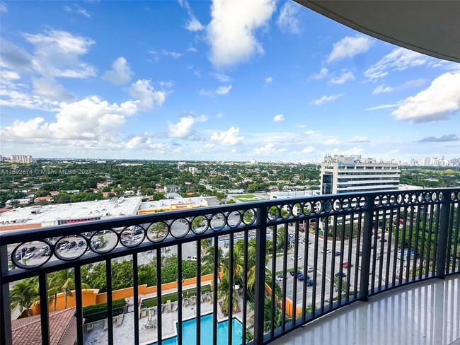 3232 Coral Wy in Miami, FL - Building Photo - Building Photo