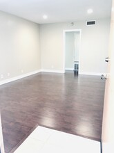 224 W Olive St in Inglewood, CA - Building Photo - Interior Photo