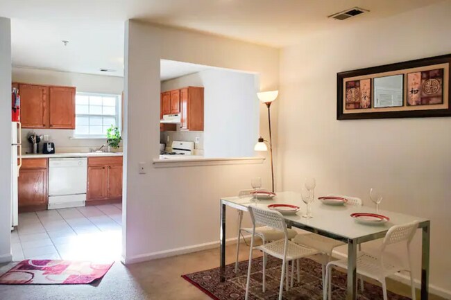 889 Green St in Woodbridge Township, NJ - Building Photo - Building Photo