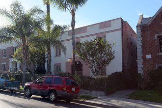 1117 S Norton Ave in Los Angeles, CA - Building Photo - Building Photo