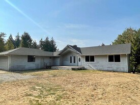 7115 172nd St NE in Arlington, WA - Building Photo