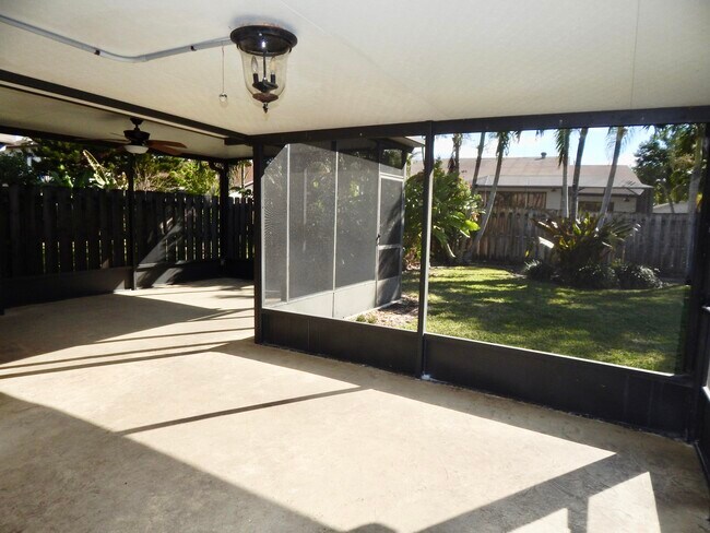357 SW 27th Terrace in Delray Beach, FL - Building Photo - Building Photo
