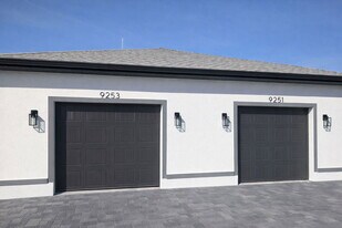 9253 Agate St in Port Charlotte, FL - Building Photo