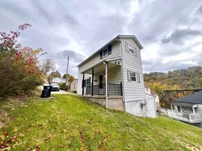 683 1st Ave in Bridgeville, PA - Building Photo - Building Photo