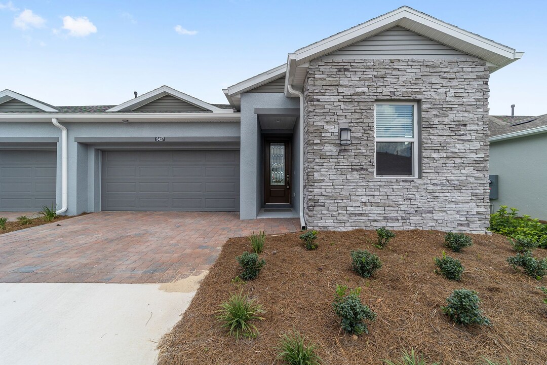 5437 NW 34th St in Ocala, FL - Foto de edificio