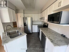 202 Forestglade Crescent in Ottawa, ON - Building Photo - Building Photo