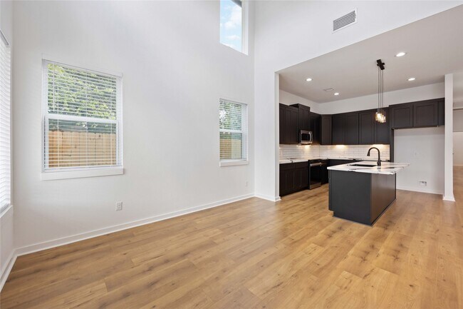 7315 Eisenhower Rd in Houston, TX - Building Photo - Building Photo