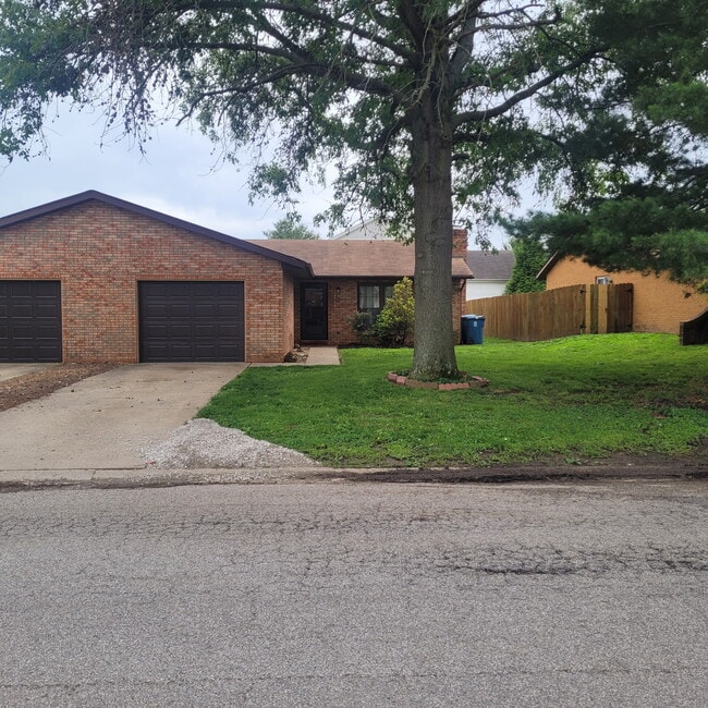 property at 2208 Richland Prairie Blvd