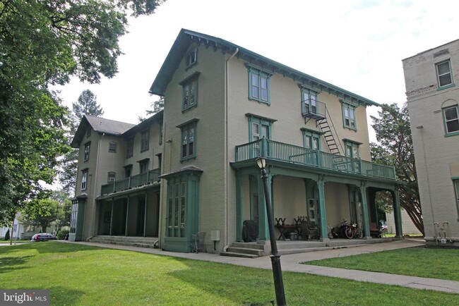 property at 12 S Filbert St