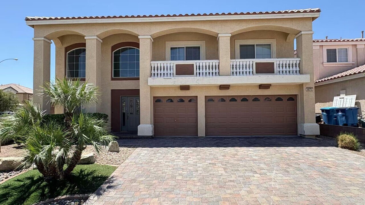 6675 Coronado Crest Ave in Las Vegas, NV - Building Photo