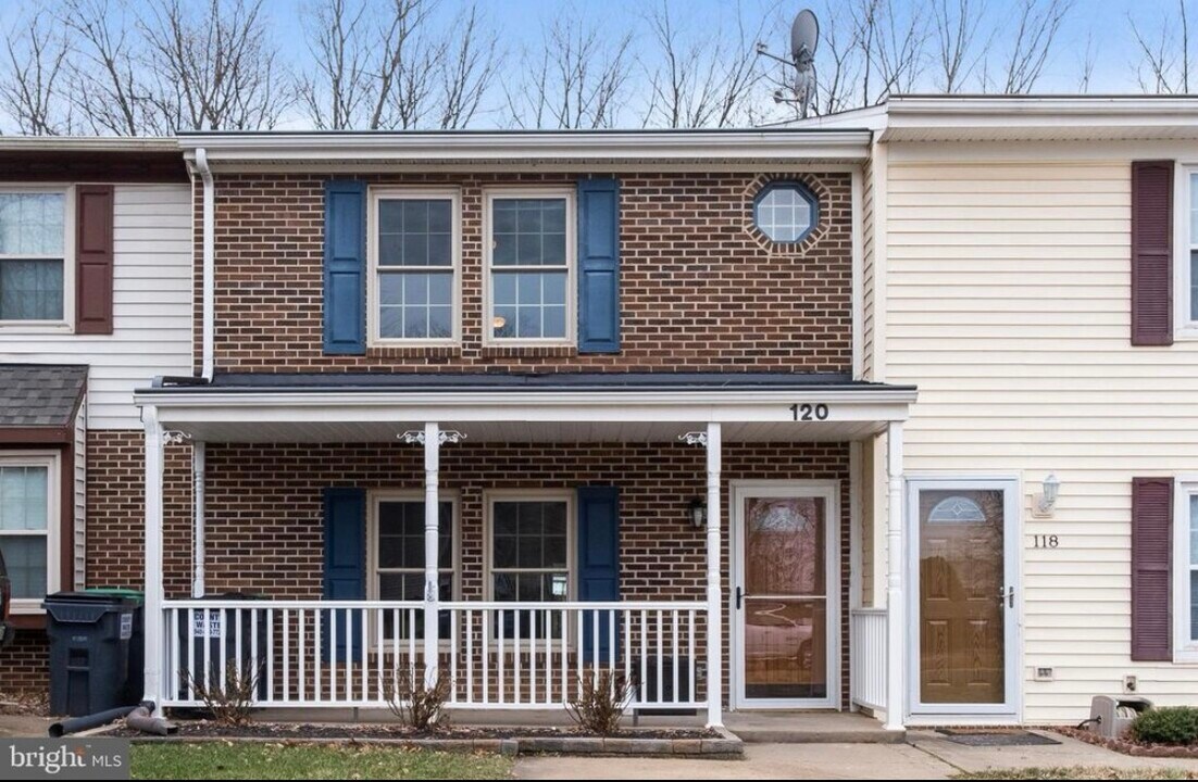 120 Matthew Ct in Stafford, VA - Building Photo