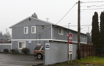 8021-8022 S C St in Tacoma, WA - Foto de edificio - Building Photo