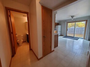 18 Vail Cir in Grand Forks, ND - Building Photo - Building Photo