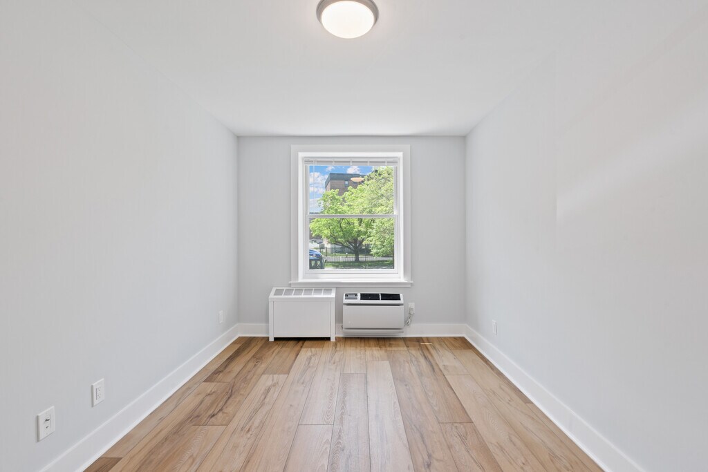 Wavecrest Gardens Apartments in Far Rockaway, NY