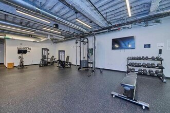 16 W Broadway, Unit 3 in Boston, MA - Building Photo - Building Photo