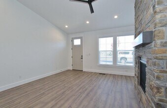 2269 E Hidcote St in Meridian, ID - Building Photo - Building Photo