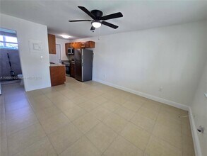 716 NW 14th Way in Fort Lauderdale, FL - Building Photo - Building Photo