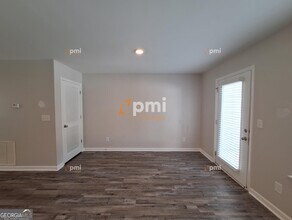 325 Ashigan St in Union City, GA - Building Photo - Building Photo