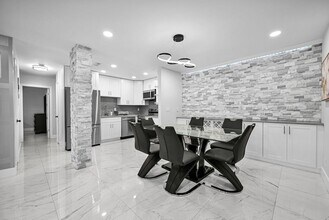 6279 Bay Club Dr, Unit 3 in Fort Lauderdale, FL - Building Photo - Building Photo