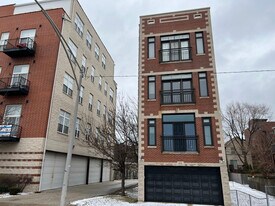 937 N Willard Ct in Chicago, IL - Building Photo