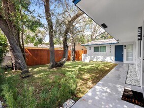 3911 SW 51st St in Fort Lauderdale, FL - Foto de edificio - Building Photo