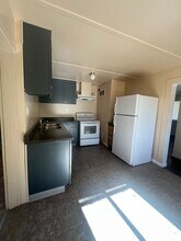 754 California Ave in Klamath Falls, OR - Foto de edificio - Building Photo