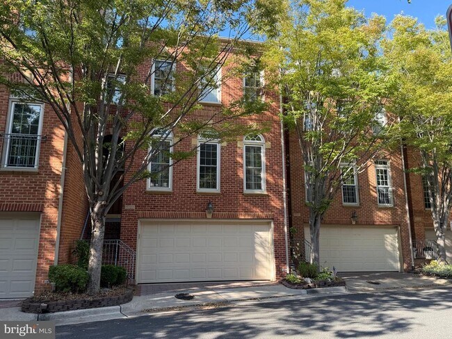 property at 5023 Waple Ln