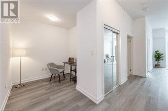 450 Dundas St E in Waterdown, ON - Building Photo - Building Photo