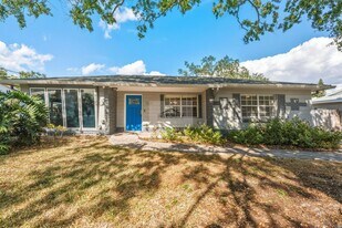 4619 W Bay Villa Ave in Tampa, FL - Building Photo
