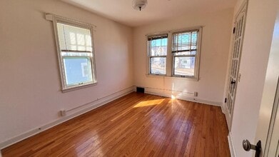 3123 Atwood Ave, Unit 3123 Atwood Ave Apt #1 in Madison, WI - Building Photo - Building Photo