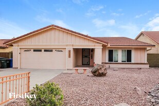 1821 E Hearn Rd in Phoenix, AZ - Building Photo