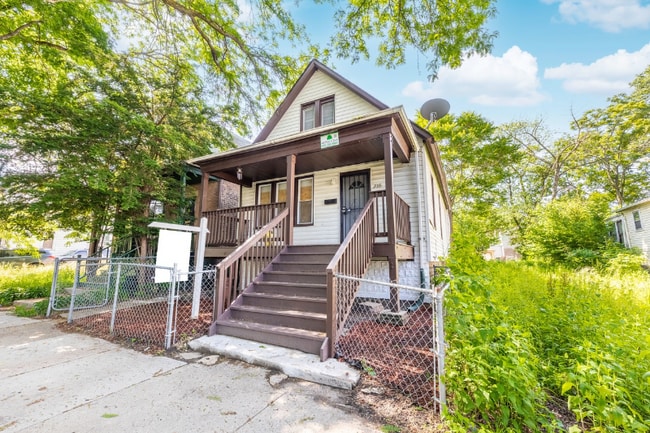 235 W 110th St in Chicago, IL - Building Photo - Building Photo