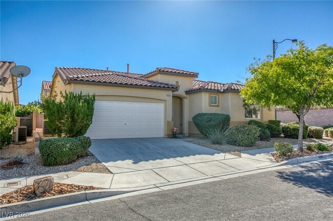 9235 Avon Park Ave in Las Vegas, NV - Building Photo - Building Photo