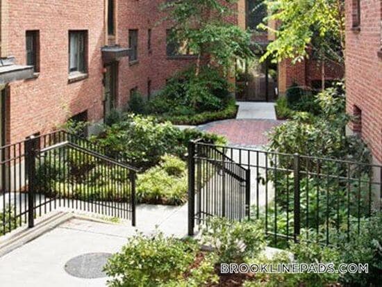 44 Harvard Ave in Brookline, MA - Building Photo - Building Photo