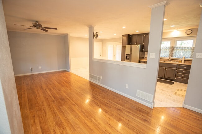 710 Earl Lee Dr in Jefferson City, MO - Building Photo - Building Photo