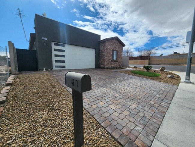 4607 Linda Ave in Las Vegas, NV - Building Photo - Building Photo