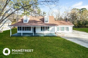 3835 Sunny Hill Dr in Loganville, GA - Building Photo