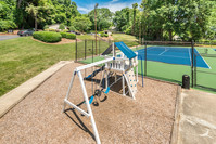 Laurel Ridge Apartments in Chapel Hill, NC - Building Photo - Building Photo