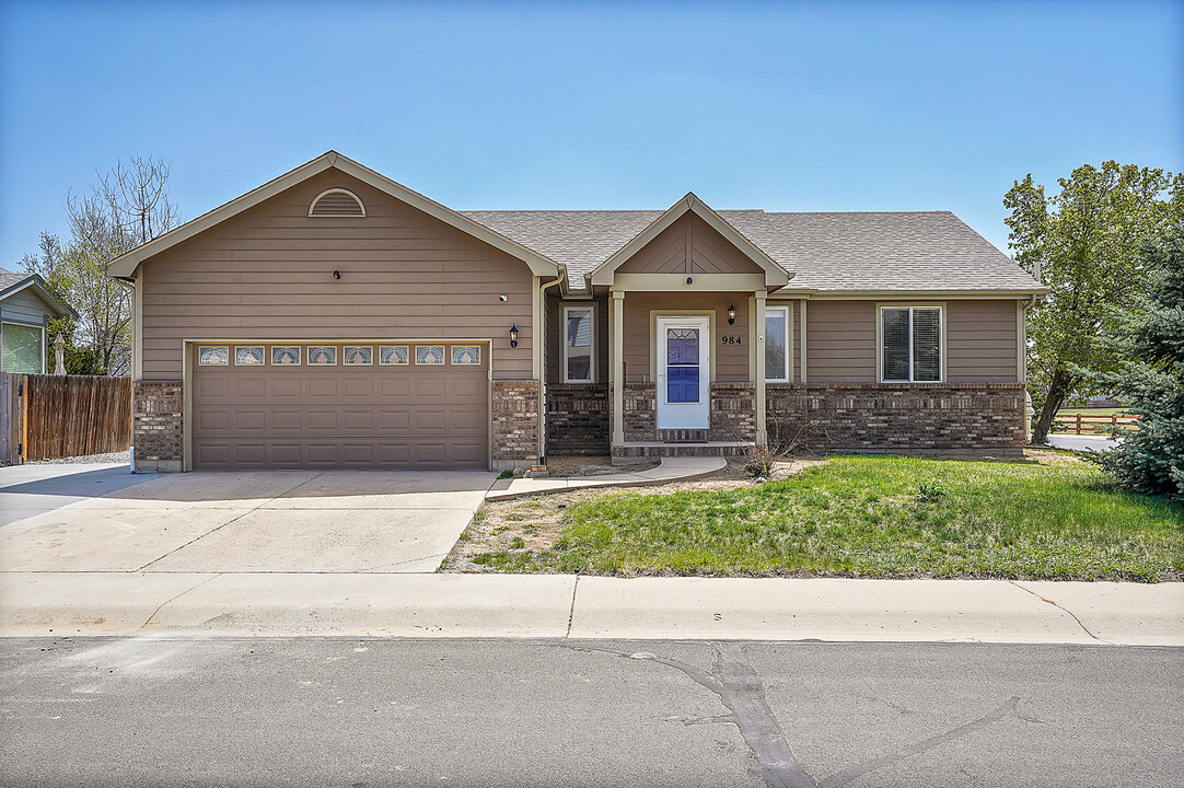 984 S Lilac Ct in Milliken, CO - Building Photo