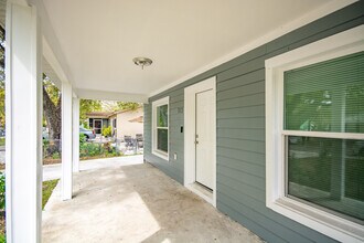 325 11th Ave E in Bradenton, FL - Foto de edificio - Building Photo