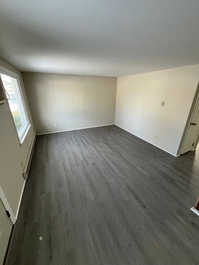 104-110 Maple Ln in Churubusco, IN - Building Photo - Building Photo