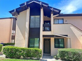6221 Timberlake Dr in Sarasota, FL - Building Photo