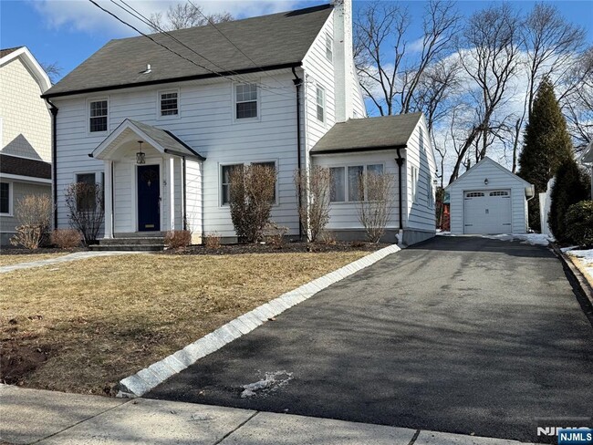 55 Abbington Terrace in Glen Rock, NJ - Building Photo - Building Photo