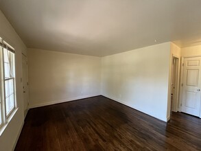 2932 Amity Garden Ct in Charlotte, NC - Building Photo - Building Photo