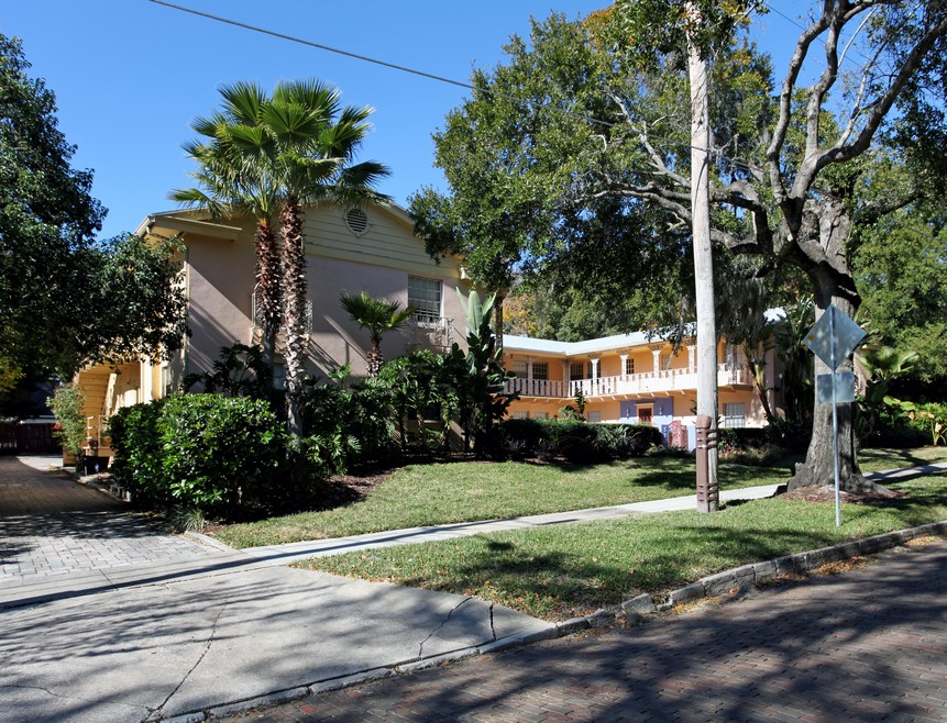 4th Street Apartments in St. Petersburg, FL - Foto de edificio