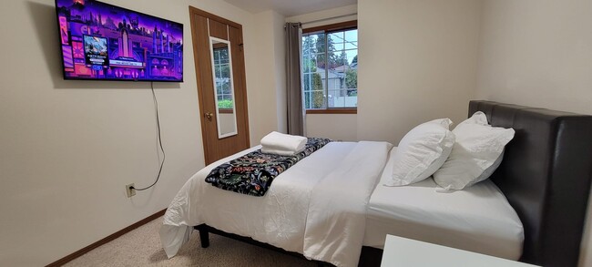 property at 19925 Wallingford Ave N