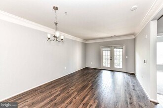 3021 Nicosh Cir in Falls Church, VA - Foto de edificio - Building Photo