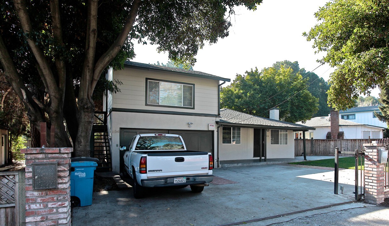 4 Unit Apartment in East Palo Alto, CA - Building Photo